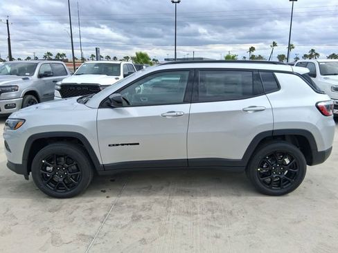 New 2026 Jeep Compass Latitude image 4