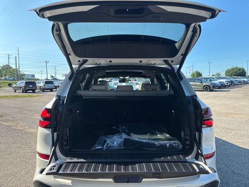 New 2026 BMW X5 xDrive40i w/ M Sport Package AWD/4WD image 21