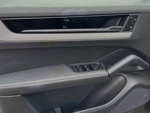 Certified 2024 Porsche Cayenne image 11