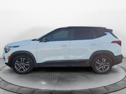Used 2023 Kia Seltos S w/ Navigation Package FWD image 2