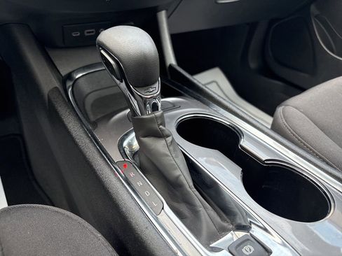 Used 2023 Chevrolet Malibu LT image 34