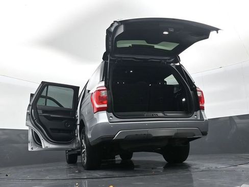 Used 2020 Ford Expedition XLT image 30