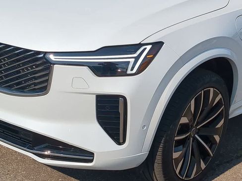 Certified 2026 Volvo XC90 T8 Ultra AWD/4WD image 10