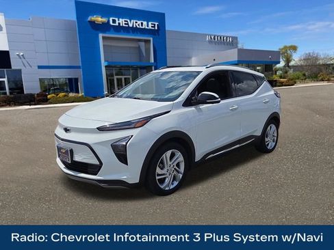 Used 2023 Chevrolet Bolt EUV Premier w/ Sun & Sound Package FWD image 3