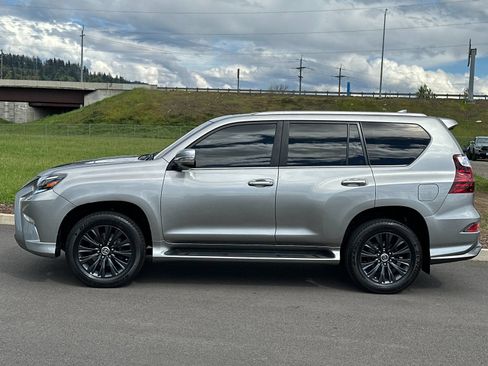 Used 2022 Lexus GX 460 Premium w/ Accessory Package AWD/4WD image 6