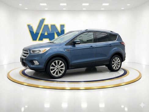 Used 2018 Ford Escape Titanium w/ Ford Safe & Smart Package FWD image 1