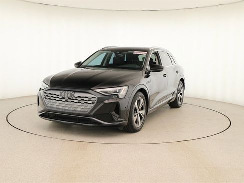 Certified 2024 Audi Q8 e-tron Premium Plus image 12