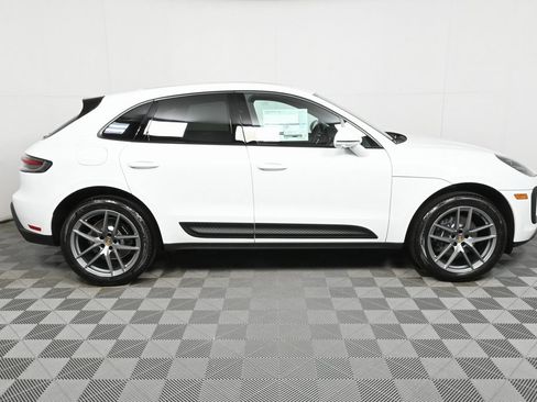 Certified 2025 Porsche Macan image 22