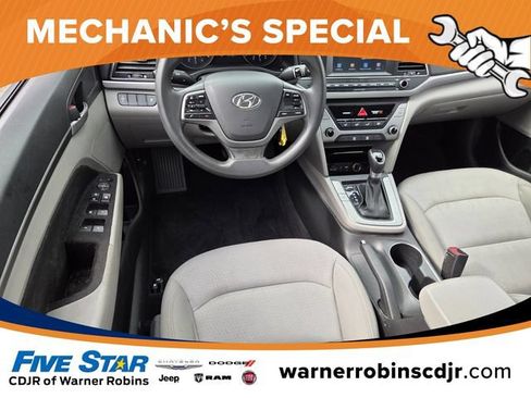 Used 2017 Hyundai Elantra SE FWD image 7