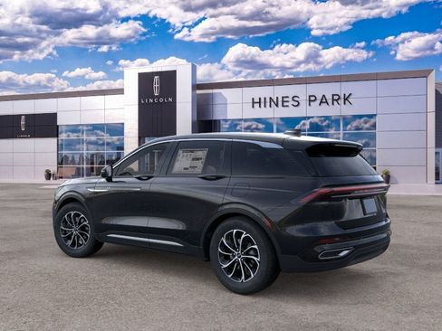 New 2026 Lincoln Nautilus Premier AWD/4WD image 4