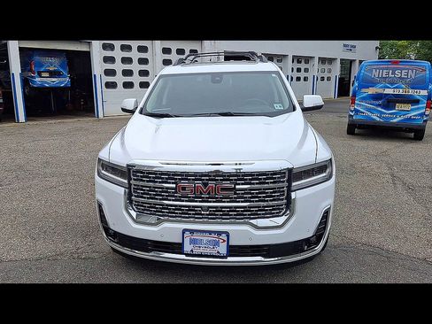 Certified 2023 GMC Acadia Denali w/ Denali Technology Package AWD/4WD image 3