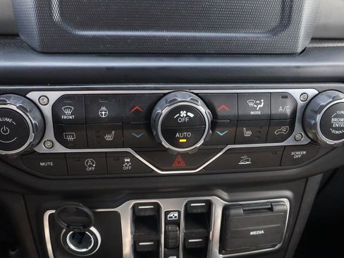 Used 2021 Jeep Gladiator Sport AWD/4WD image 25