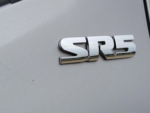 Used 2020 Toyota Tacoma SR5 RWD image 12