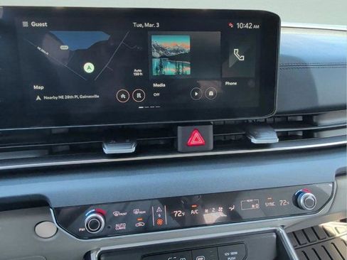 New 2026 Kia Carnival EX FWD image 24