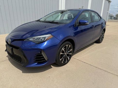 Used 2018 Toyota Corolla SE FWD image 2