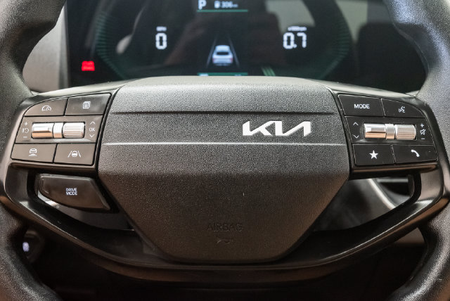 Used 2025 Kia K4 FWD image 12