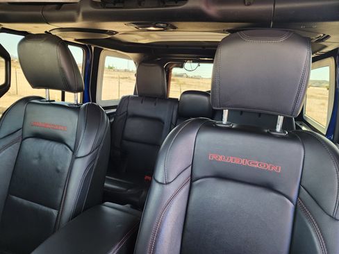 Used 2018 Jeep Wrangler Unlimited Rubicon image 16