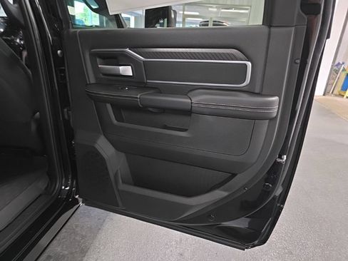 New 2026 RAM 2500 Big Horn AWD/4WD image 32