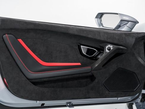 Used 2023 Lamborghini Huracan Tecnica RWD image 9