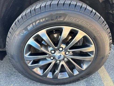 Used 2019 Ford Expedition Limited w/ Equipment Group 301A RWD image 10
