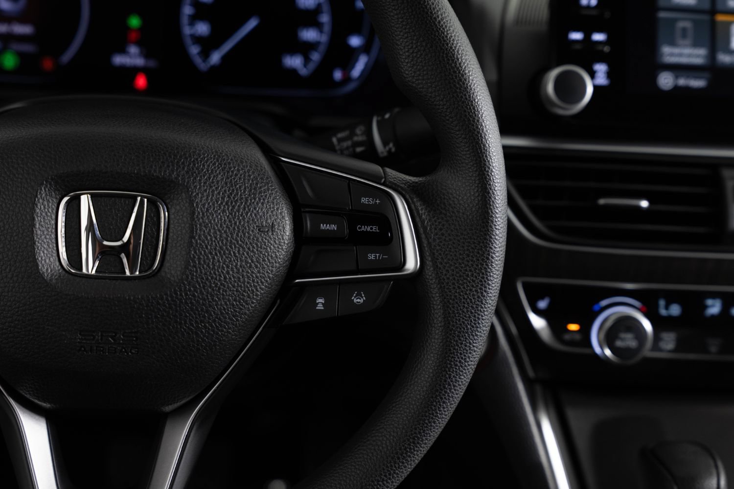 Used 2018 Honda Accord EX image 30