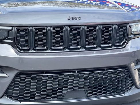 Used 2024 Jeep Grand Cherokee Altitude AWD/4WD image 41