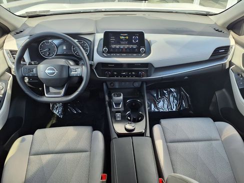 Certified 2025 Nissan Rogue SV image 14