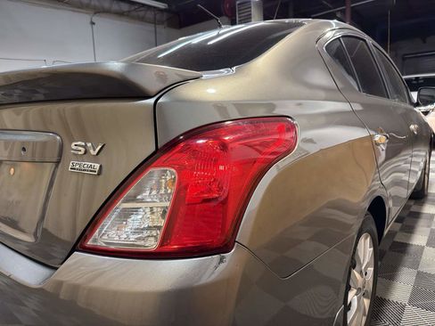 Used 2017 Nissan Versa SV w/ SV Special Edition Package image 10