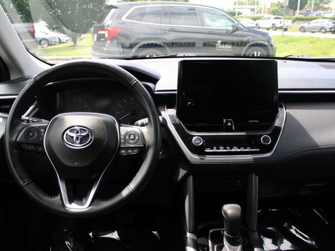 Used 2023 Toyota Corolla Cross LE w/ Moonroof Package AWD/4WD image 15