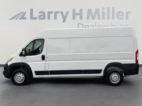 Used 2023 RAM ProMaster 2500 FWD image 2