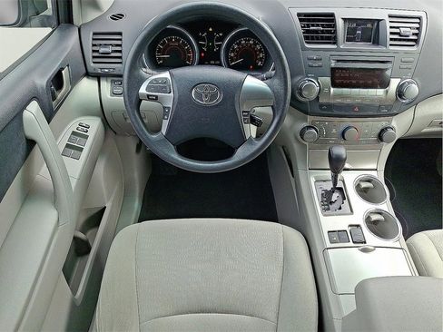 Used 2011 Toyota Highlander 4WD image 12