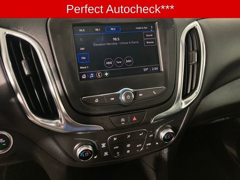 Used 2024 Chevrolet Equinox LT image 3