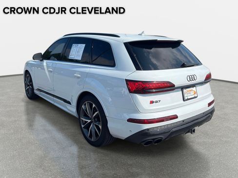 Used 2023 Audi SQ7 Prestige w/ Sport Package AWD/4WD image 3