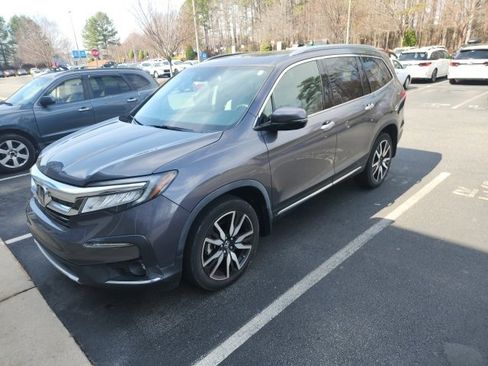 Used 2019 Honda Pilot Touring image 3