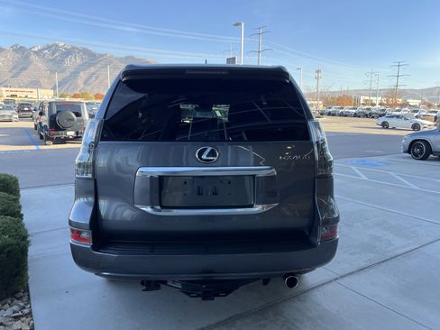 Used 2021 Lexus GX 460 Premium w/ Premium Package image 6
