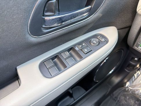 Used 2020 Honda HR-V EX image 12