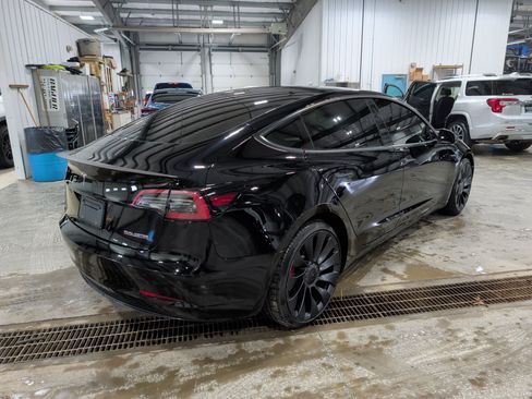 Used 2023 Tesla Model 3 Performance image 3