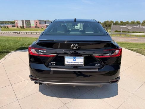 Used 2025 Toyota Camry SE AWD/4WD image 8