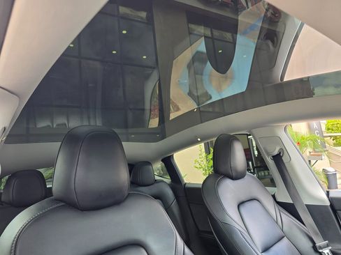 Used 2021 Tesla Model Y Long Range AWD/4WD image 16