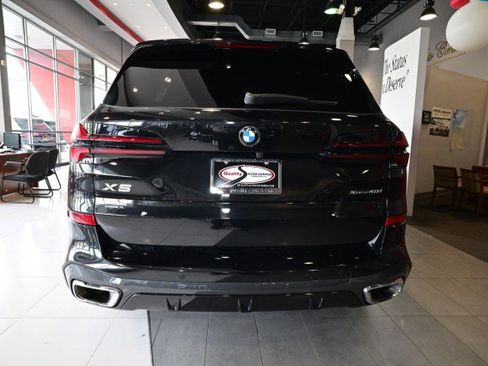 Used 2025 BMW X5 xDrive40i w/ M Sport Package AWD/4WD image 6
