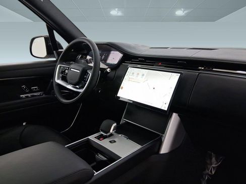 New 2026 Land Rover Range Rover SE image 32