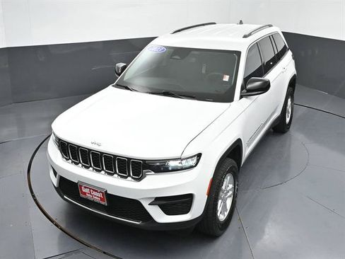 Used 2023 Jeep Grand Cherokee Laredo AWD/4WD image 40