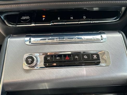 Used 2025 Lincoln Aviator AWD image 35