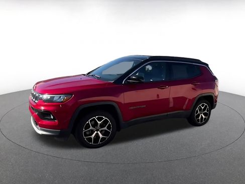 Used 2025 Jeep Compass Limited AWD/4WD image 4