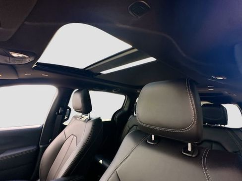 New 2026 Chrysler Pacifica Select image 23