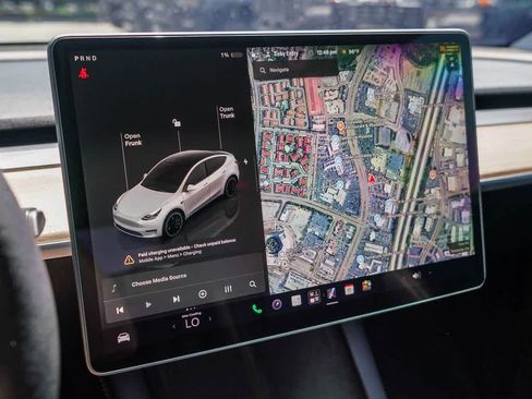 Used 2022 Tesla Model Y Performance AWD/4WD image 21