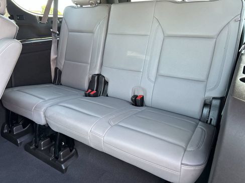 Used 2023 GMC Yukon XL SLT w/ SLT Premium Package AWD/4WD image 36