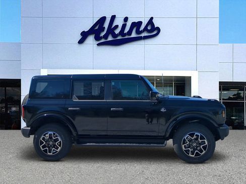 New 2026 Ford Bronco Outer Banks image 1