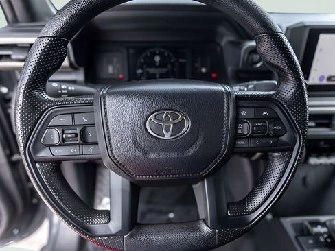 Used 2025 Toyota Tacoma SR AWD/4WD image 15