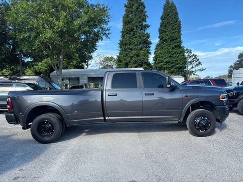 Used 2022 RAM 3500 Laramie AWD/4WD image 4